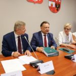 Uroczyste podpisanie umów w Starostwie Powiatowym w Płońsku