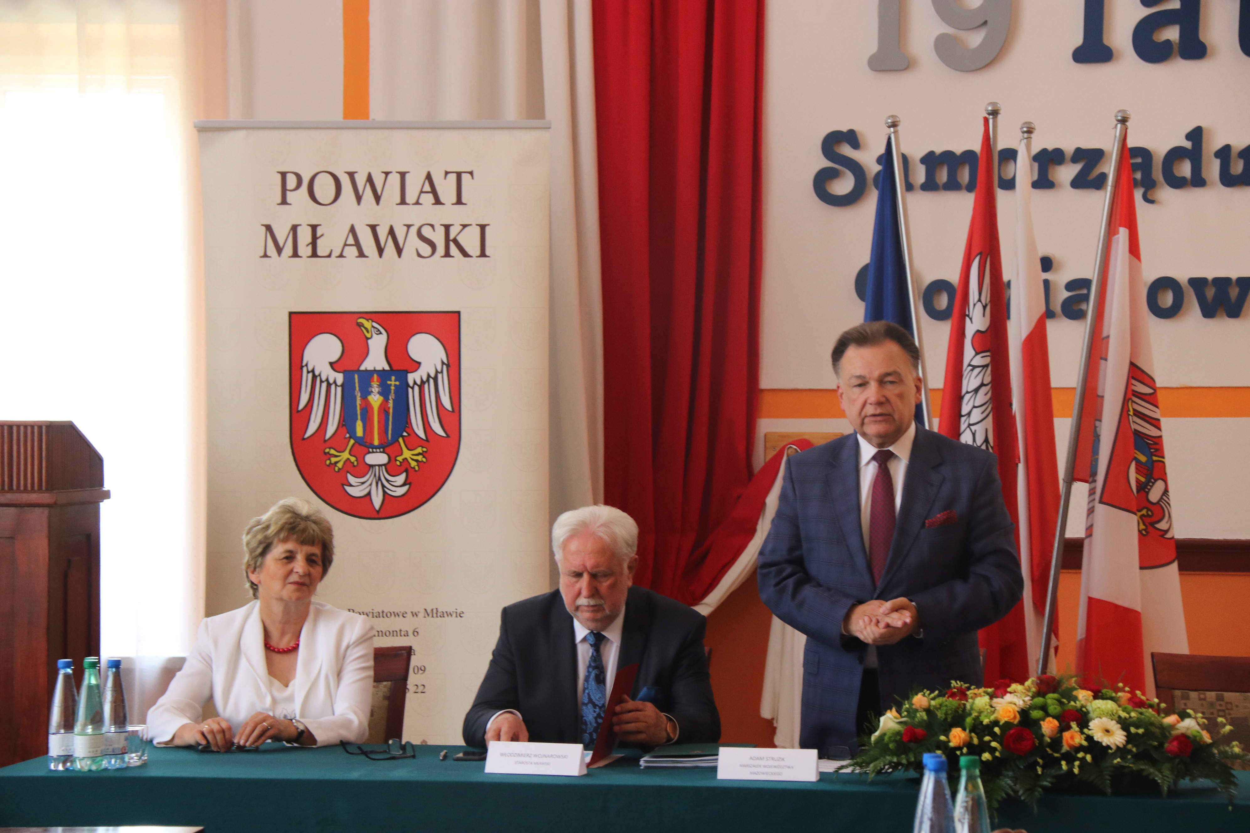 Ponad 14 mln zł na drogi w powiatach mławskim i sierpeckim oraz e-usługi w urzędach gmin Pokrzywnica, Glinojeck i Raciąż