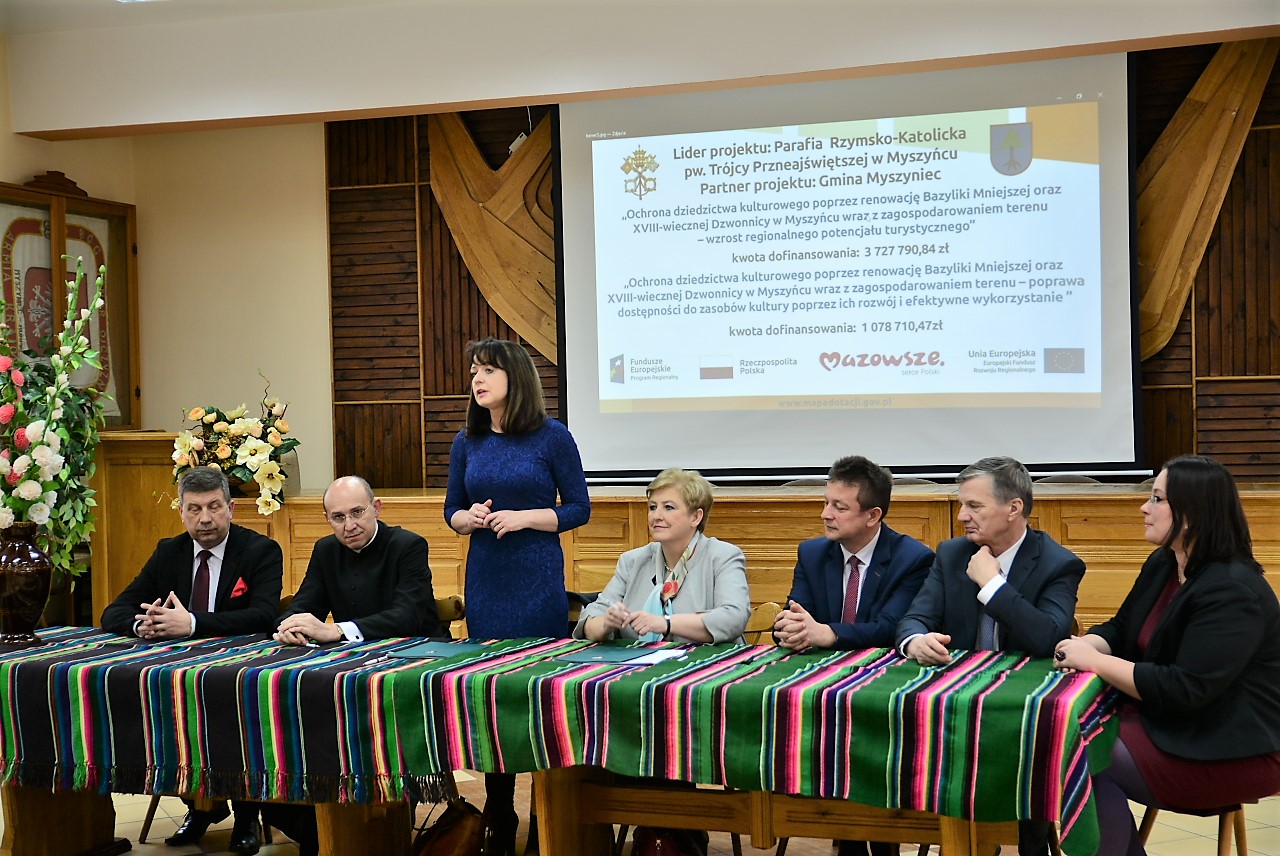 Uroczyste podpisanie umów o dofinansowanie dla Parafii Rzymsko-Katolickiej pw. Trójcy Przenajświętszej w Myszyńcu.