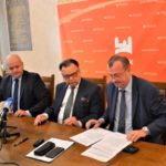 Uroczyste podpisanie umowy o dofinansowanie unijne projektu z dz. 4.3 Redukcja emisji zanieczyszczeń powietrza