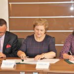 Uroczyste podpisanie umów o dofinansowanie unijne projektów z dz. 10.1 Kształcenie i rozwój dzieci i młodzieży i dz. 4.3 Redukcja emisji zanieczyszczeń powietrza