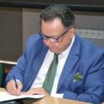 Uroczystość podpisania umów.