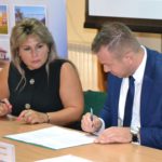 Uroczystość podpisania umów.