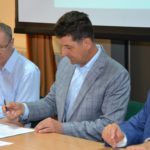 Uroczystość podpisania umów.