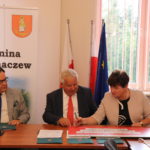 Uroczyste podpisanie umów