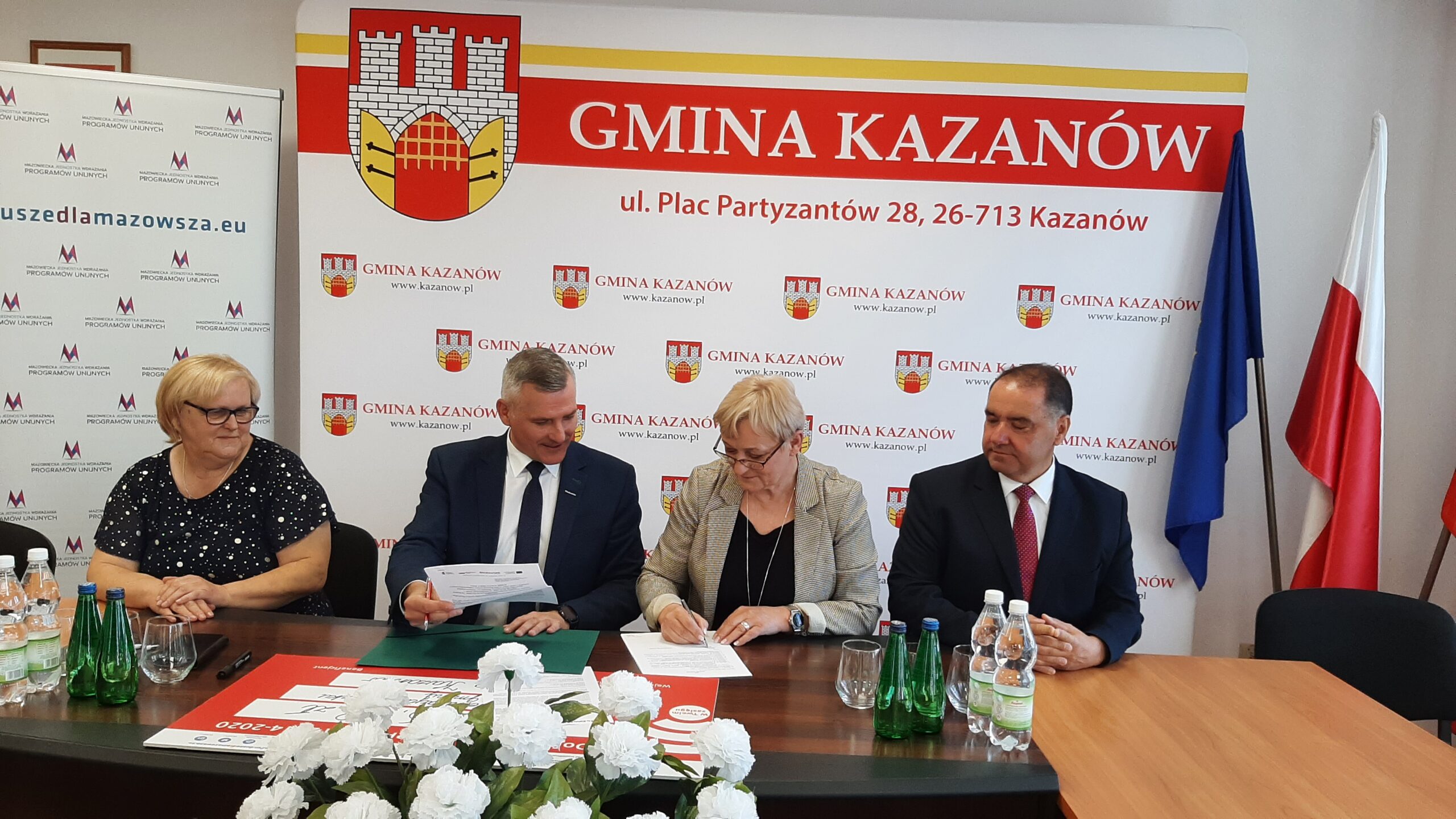 Uroczyste podpisanie umowy na termomodernizację w gminie Kazanów